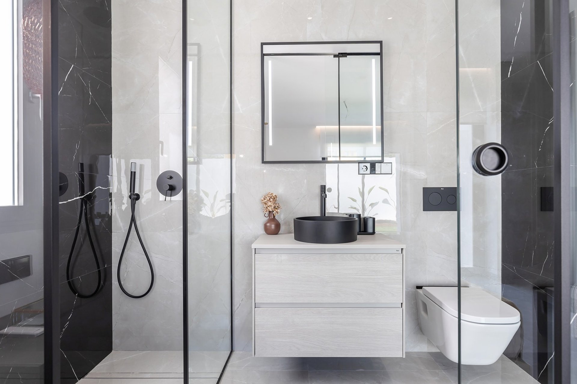 Resale - Villa -
El Chaparral - Inland