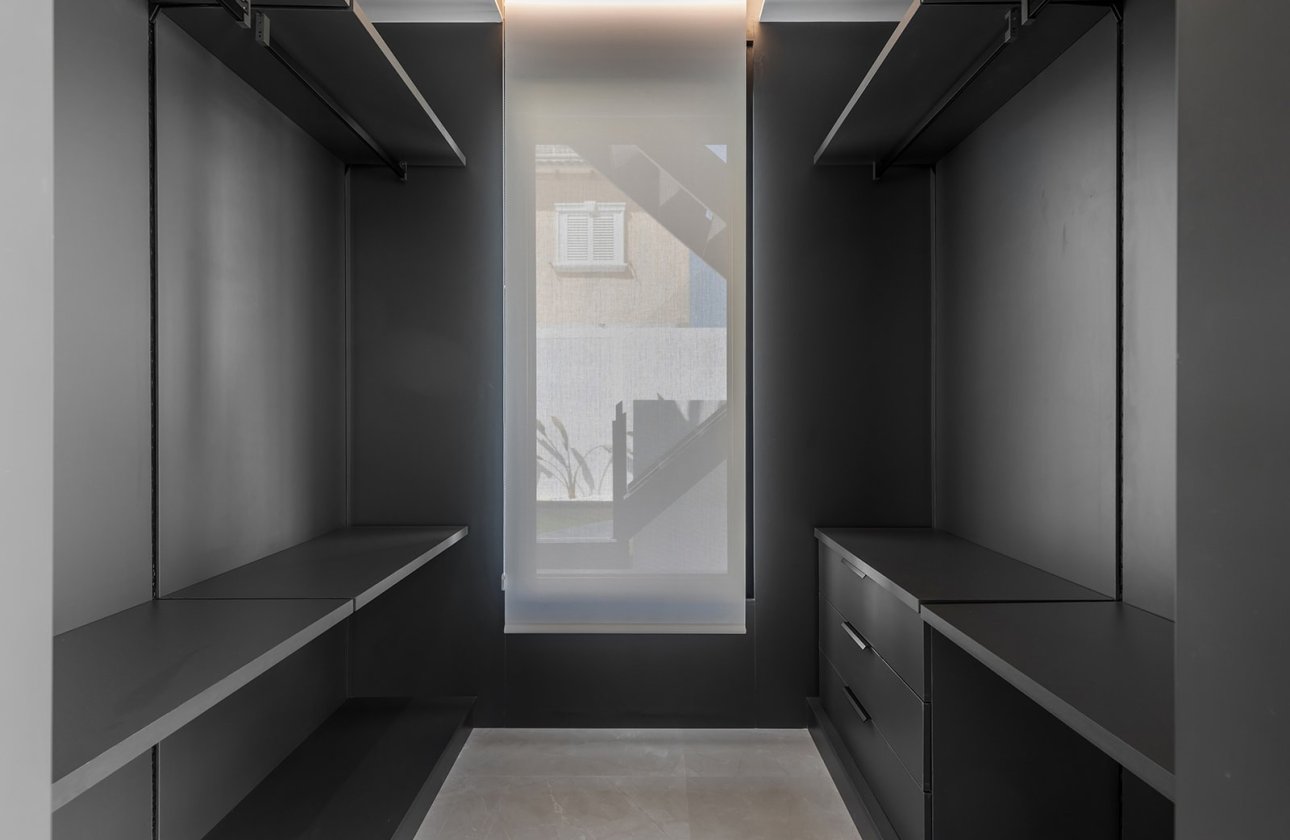 Resale - Villa -
El Chaparral - Inland