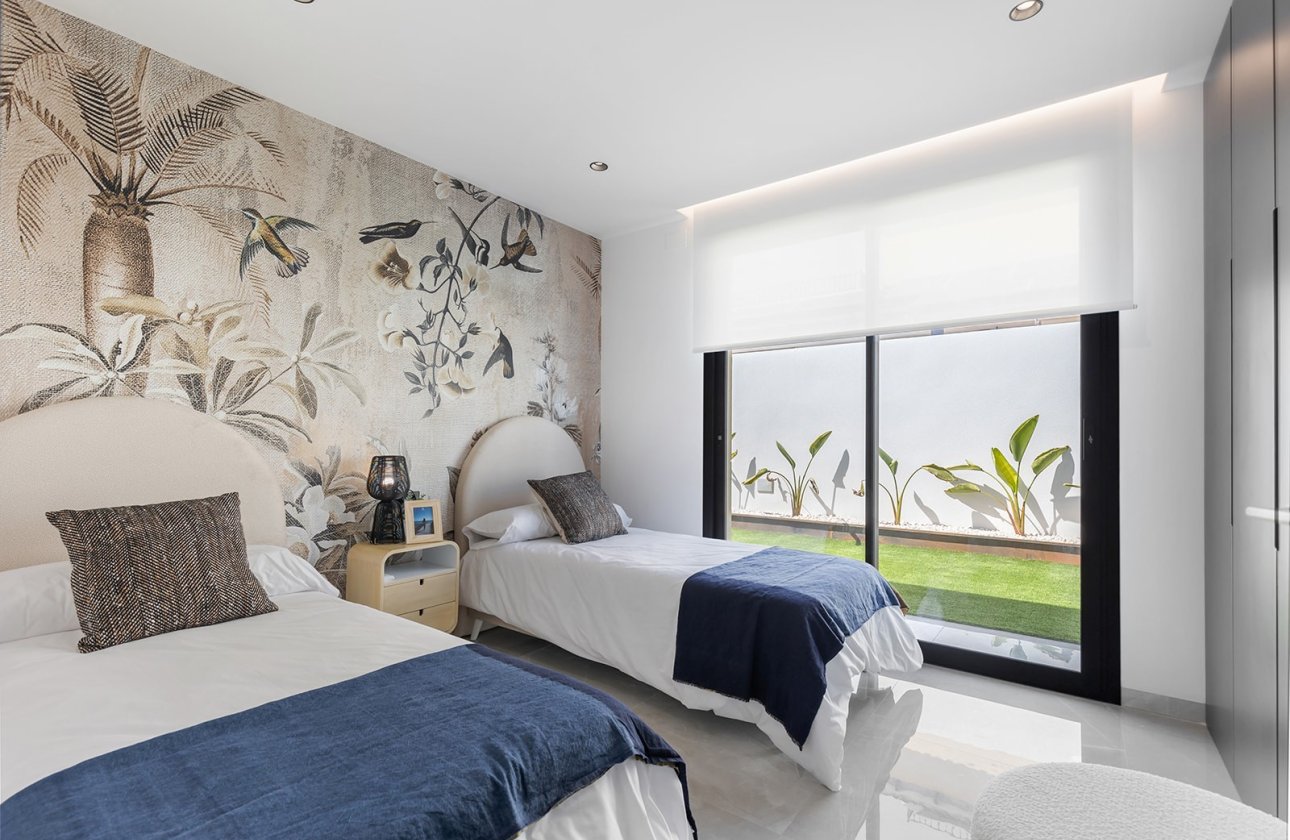 Resale - Villa -
El Chaparral - Inland