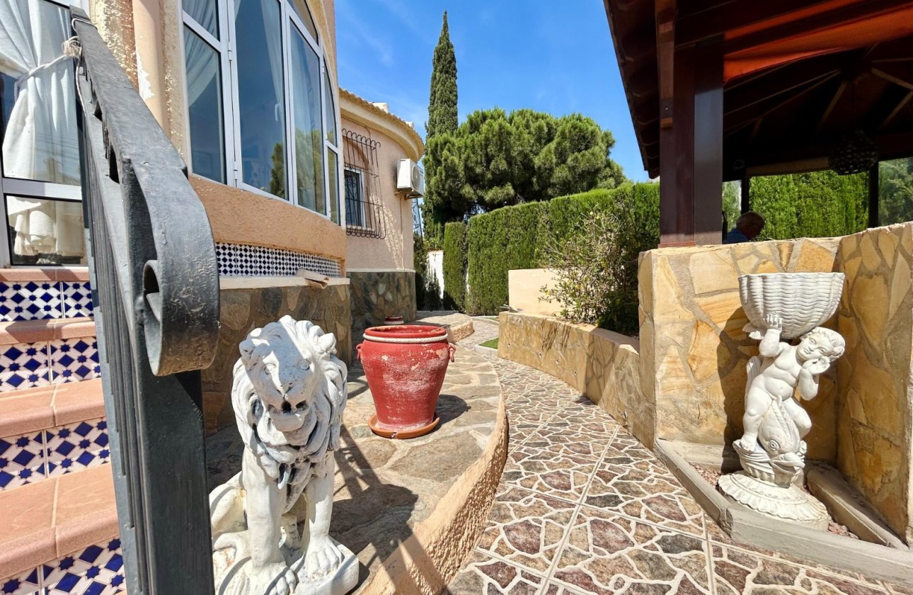 Resale - Villa -
El Chaparral - Inland