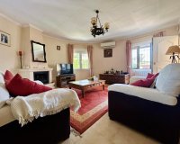 Resale - Villa -
El Chaparral - Inland