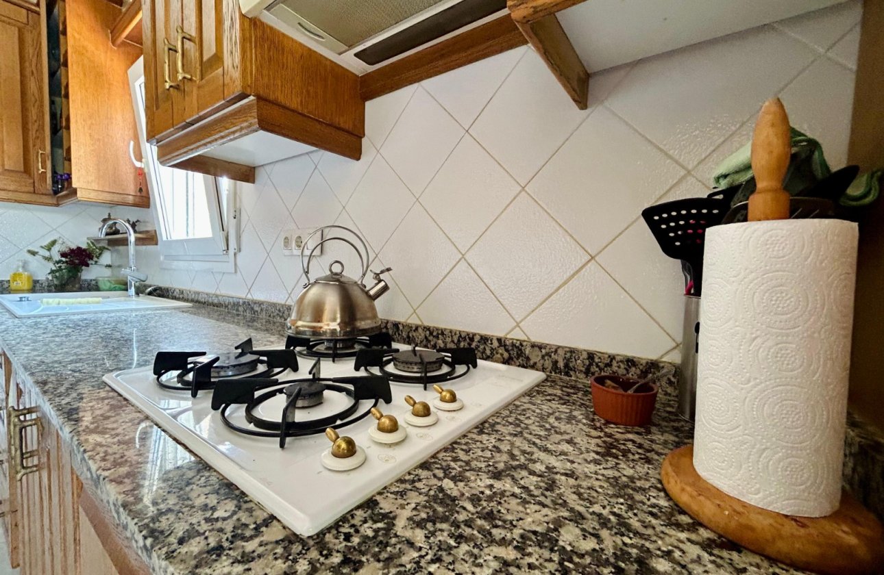 Resale - Villa -
El Chaparral - Inland