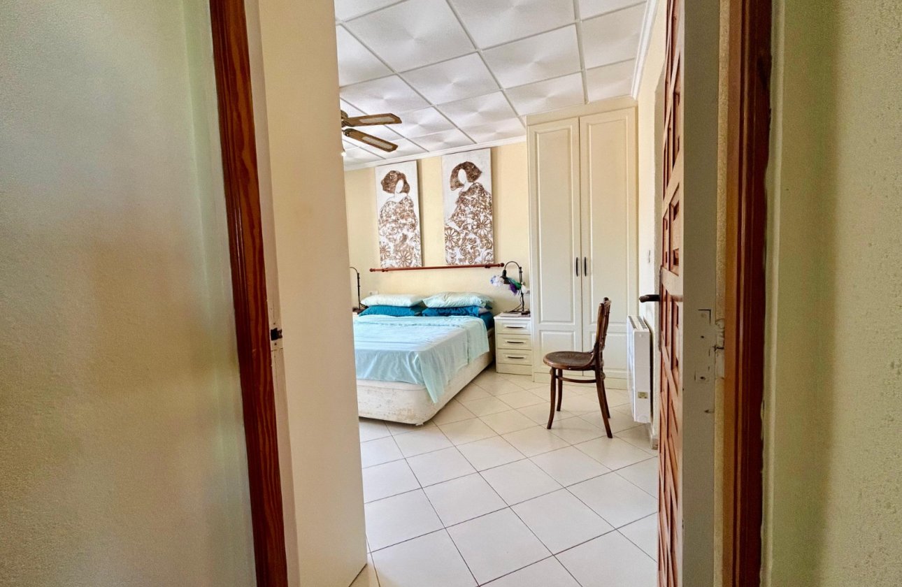 Resale - Villa -
El Chaparral - Inland