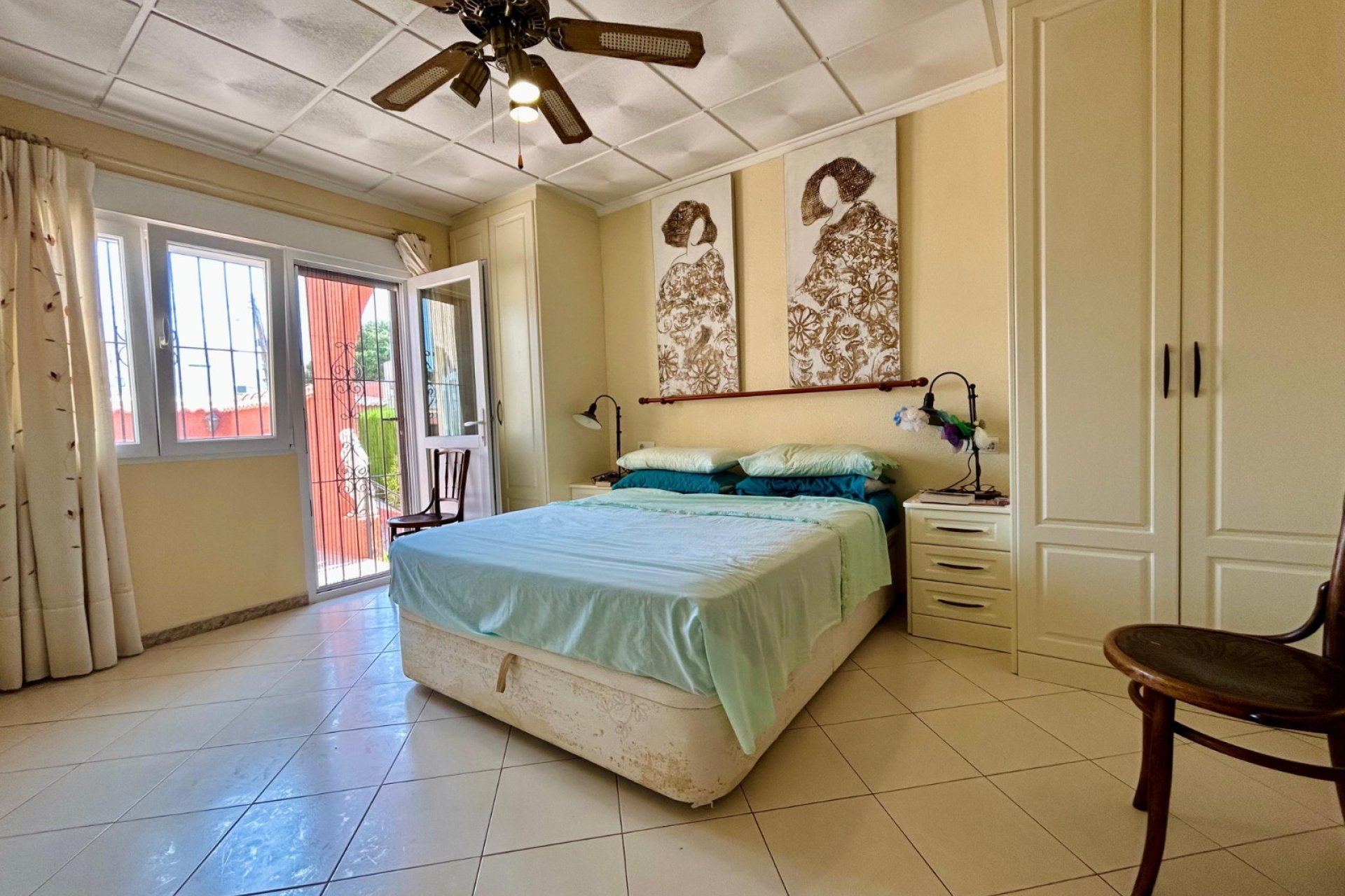 Resale - Villa -
El Chaparral - Inland