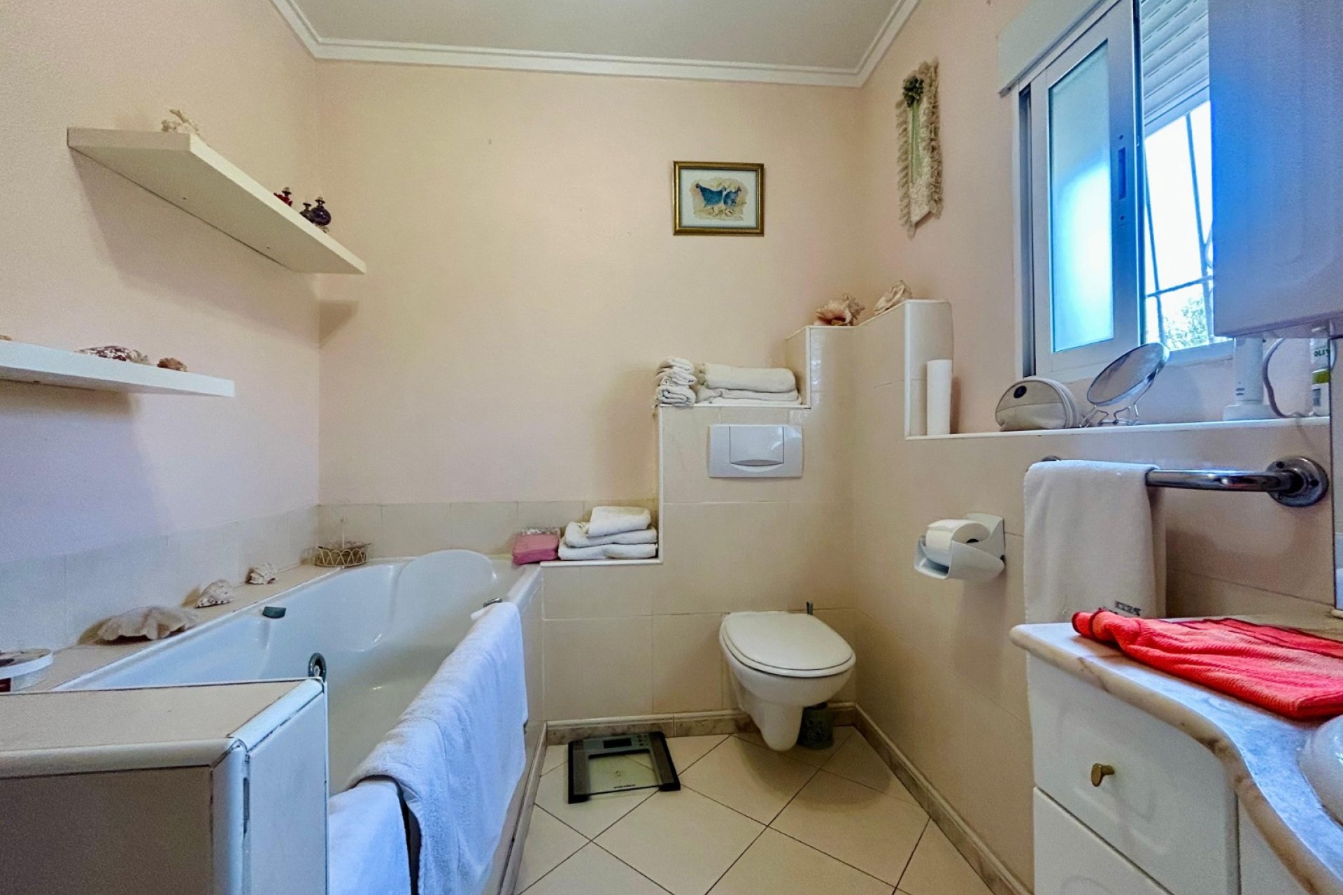 Resale - Villa -
El Chaparral - Inland