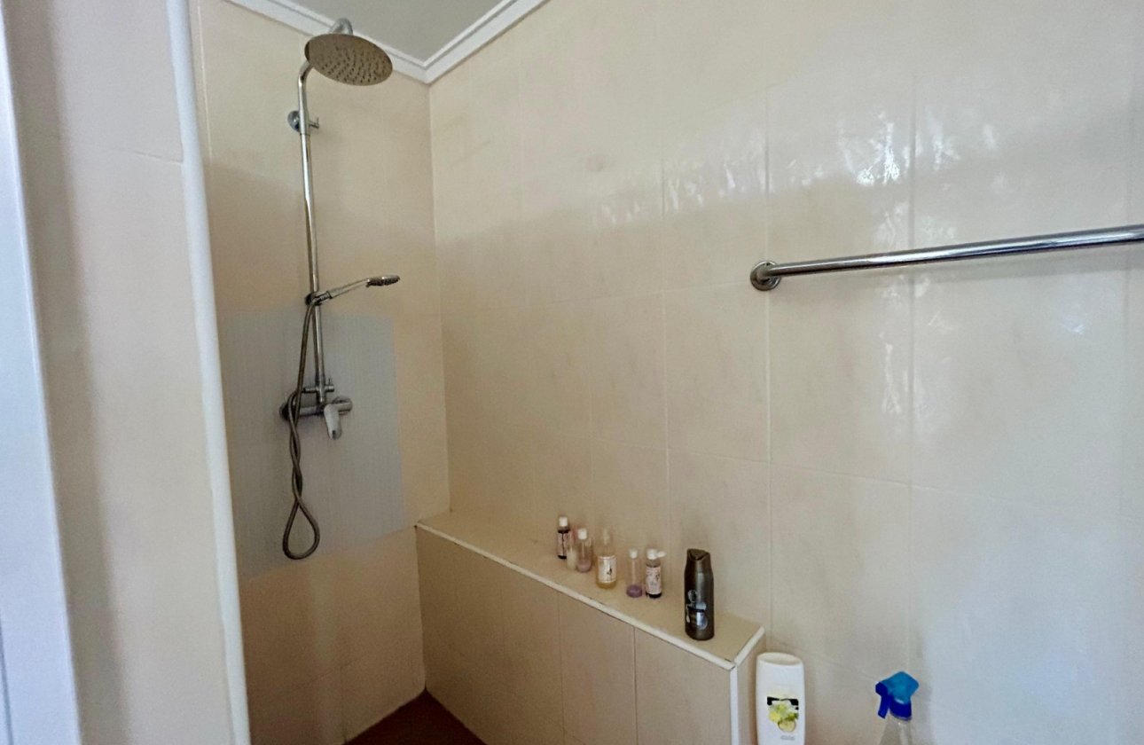 Resale - Villa -
El Chaparral - Inland