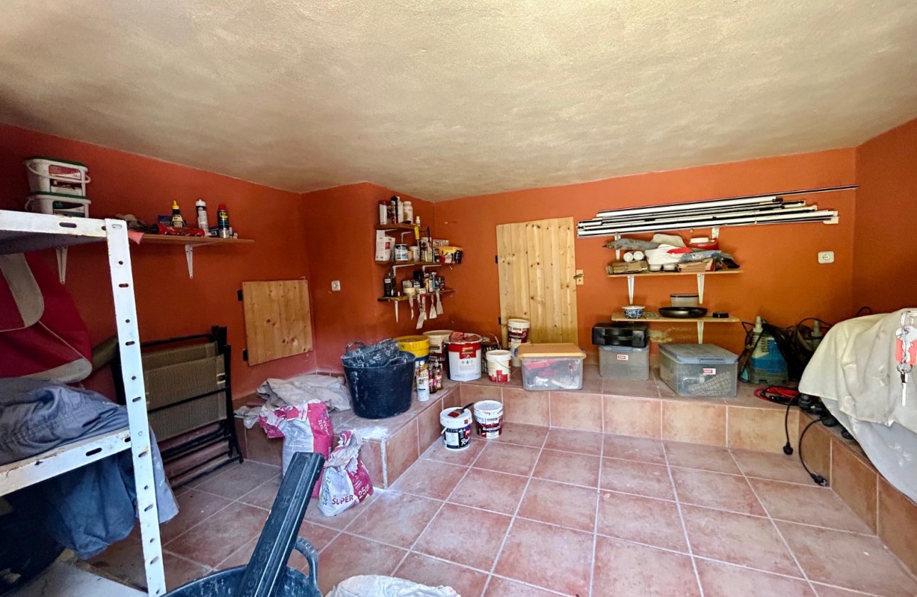 Resale - Villa -
El Chaparral - Inland