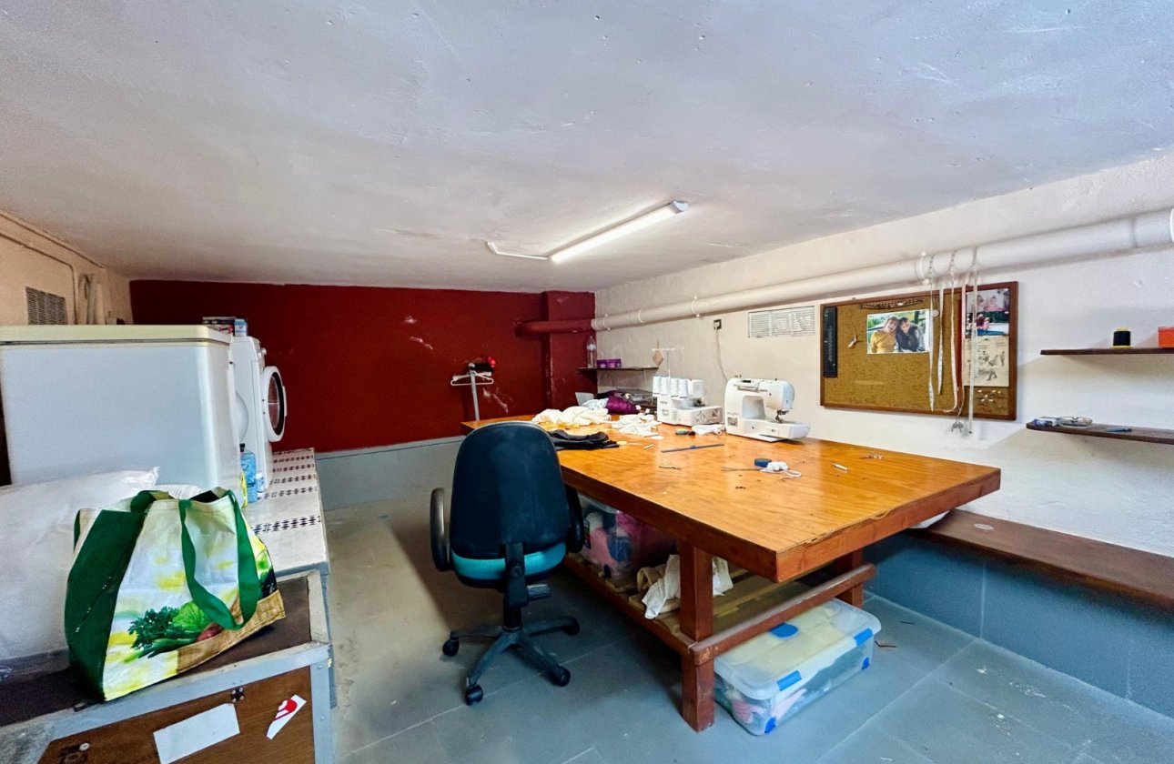 Resale - Villa -
El Chaparral - Inland