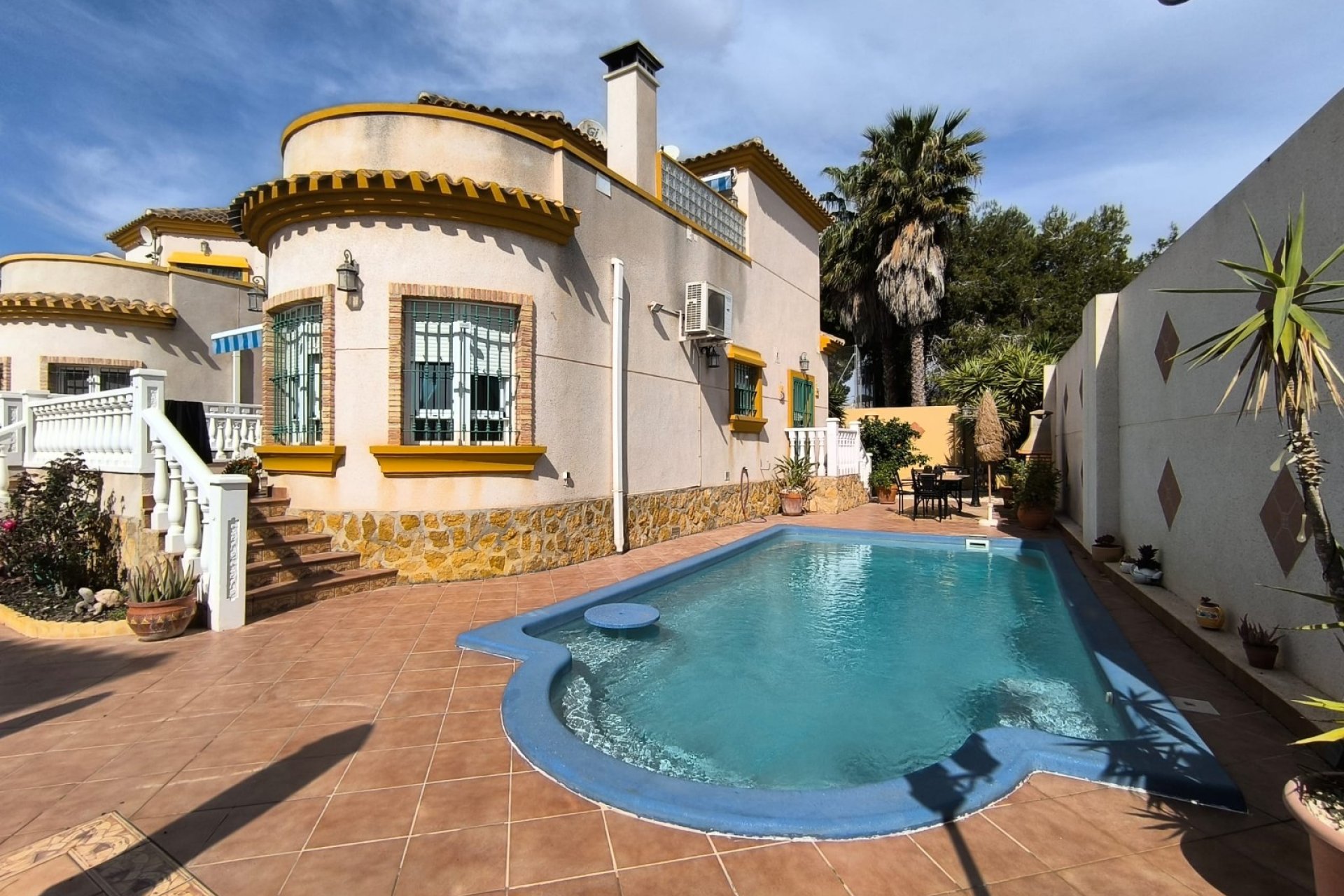 Resale - Villa -
El Raso - Costa Blanca