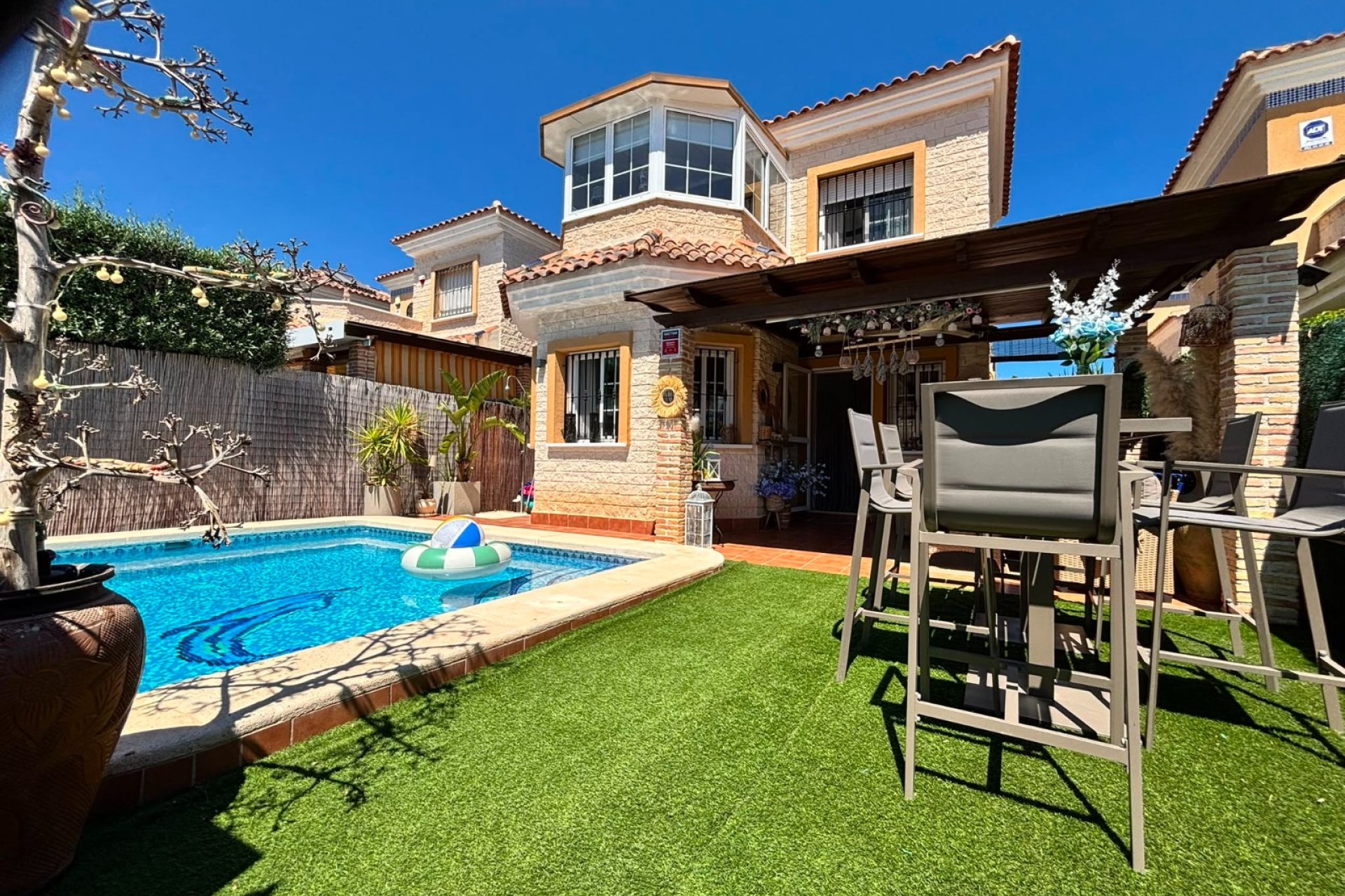 Resale - Villa -
El Raso - Costa Blanca