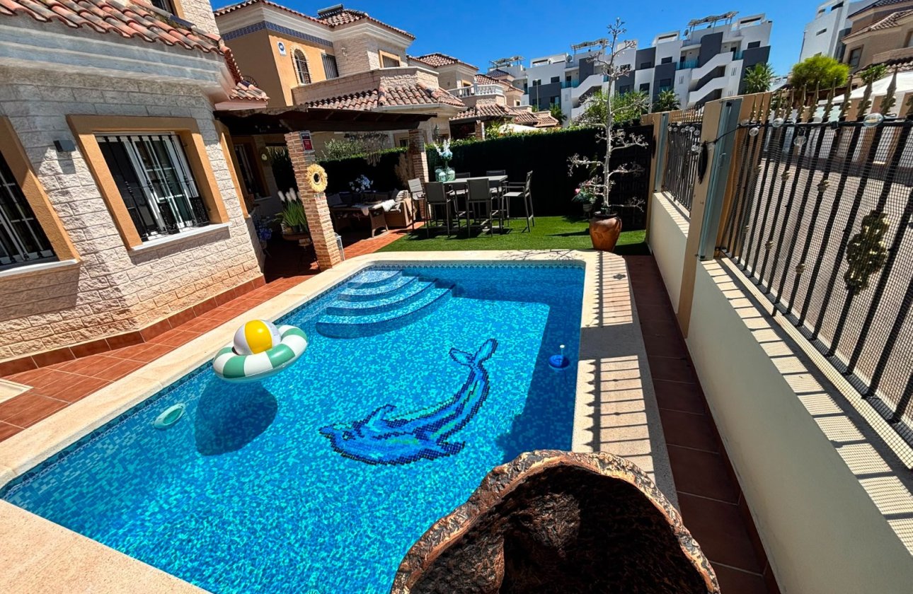 Resale - Villa -
El Raso - Costa Blanca