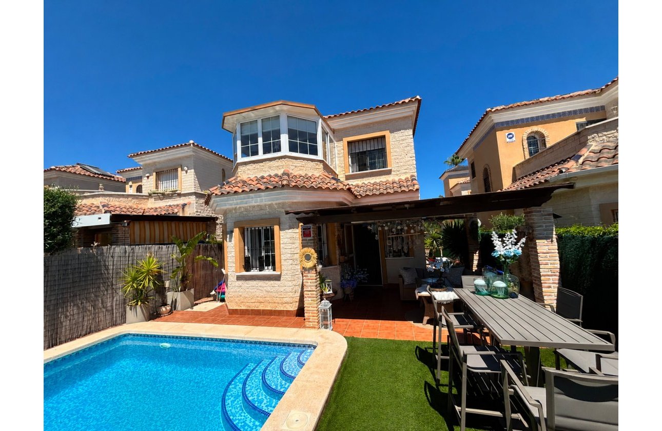 Resale - Villa -
El Raso - Costa Blanca