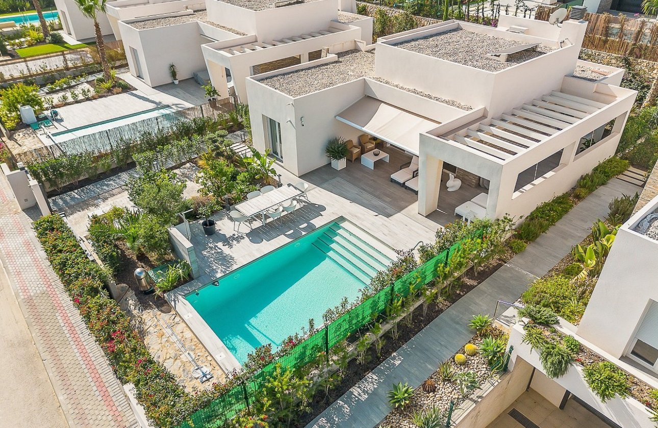 Resale - Villa -
La Finca Golf Resort - Inland