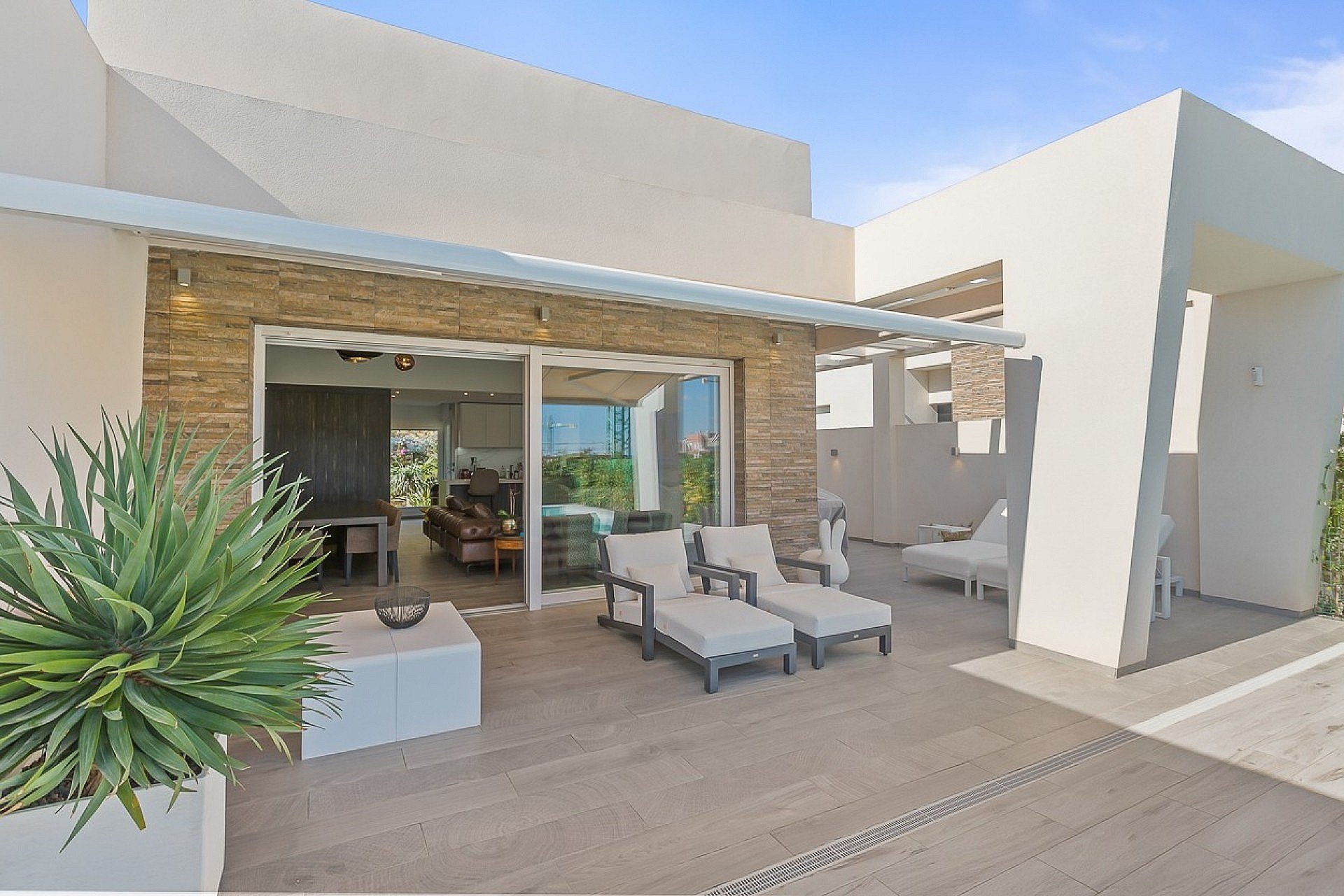 Resale - Villa -
La Finca Golf Resort - Inland