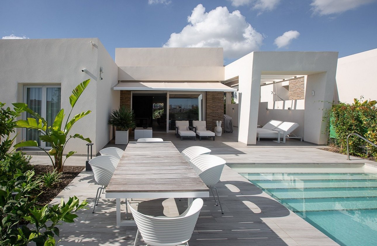 Resale - Villa -
La Finca Golf Resort - Inland