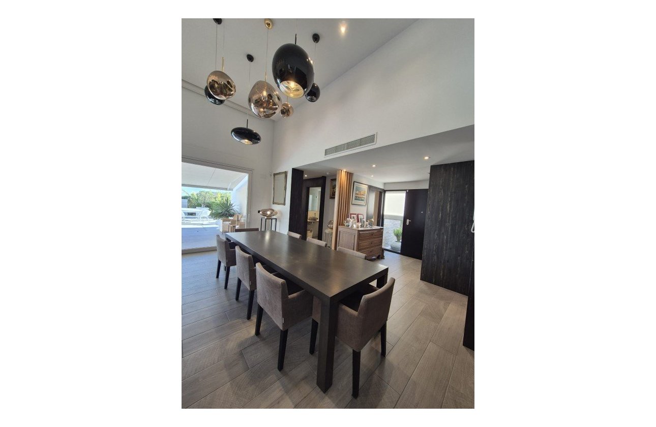 Resale - Villa -
La Finca Golf Resort - Inland