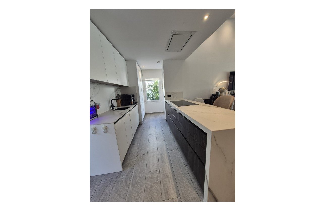 Resale - Villa -
La Finca Golf Resort - Inland