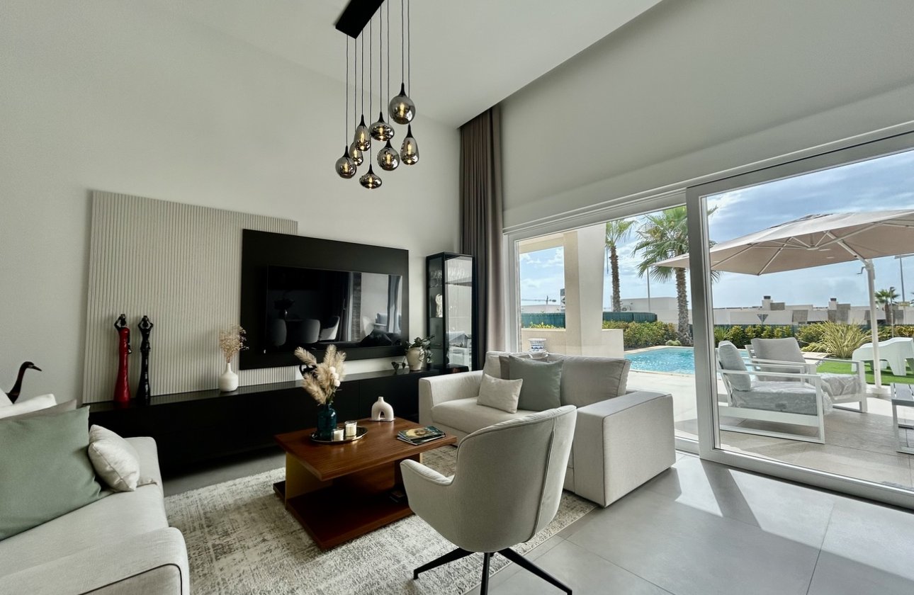 Resale - Villa -
La Finca Golf Resort - Inland