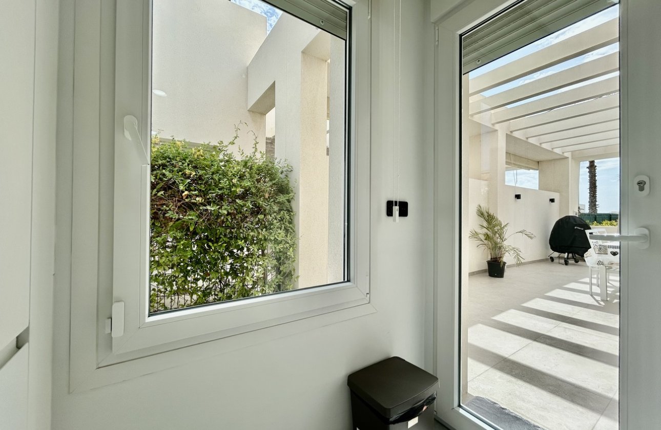 Resale - Villa -
La Finca Golf Resort - Inland