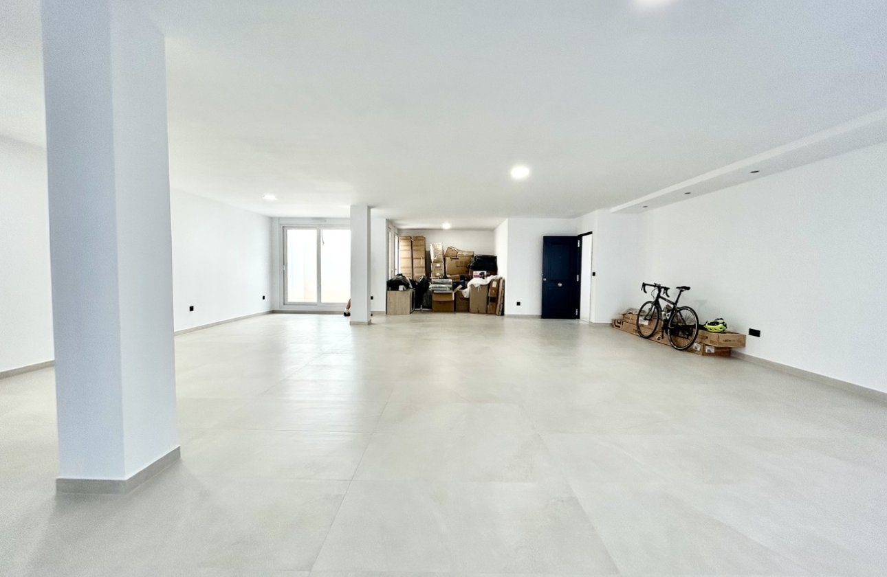 Resale - Villa -
La Finca Golf Resort - Inland
