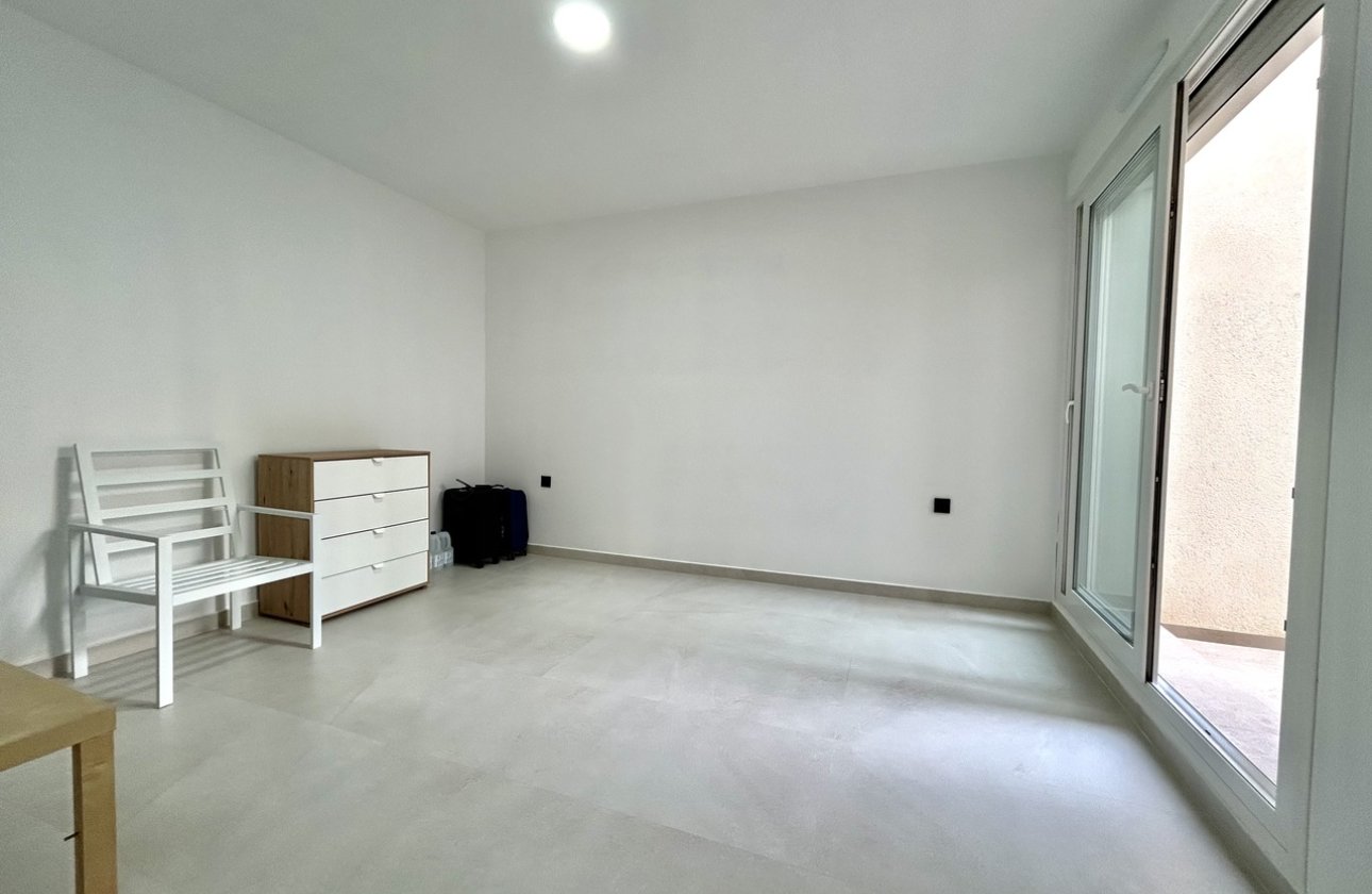 Resale - Villa -
La Finca Golf Resort - Inland