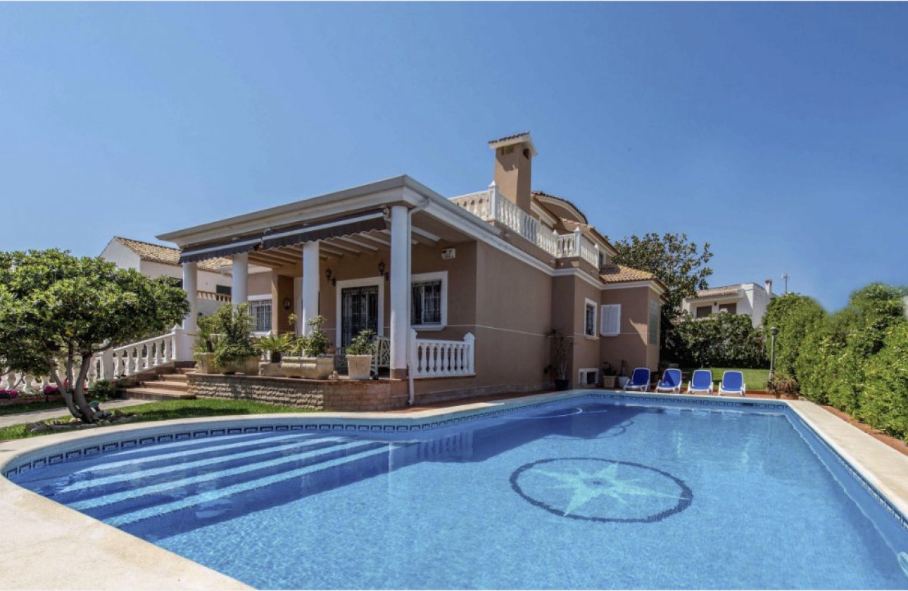 Resale - Villa -
La Mata - Costa Blanca