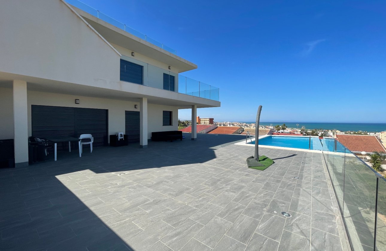 Resale - Villa -
La Mata - Costa Blanca