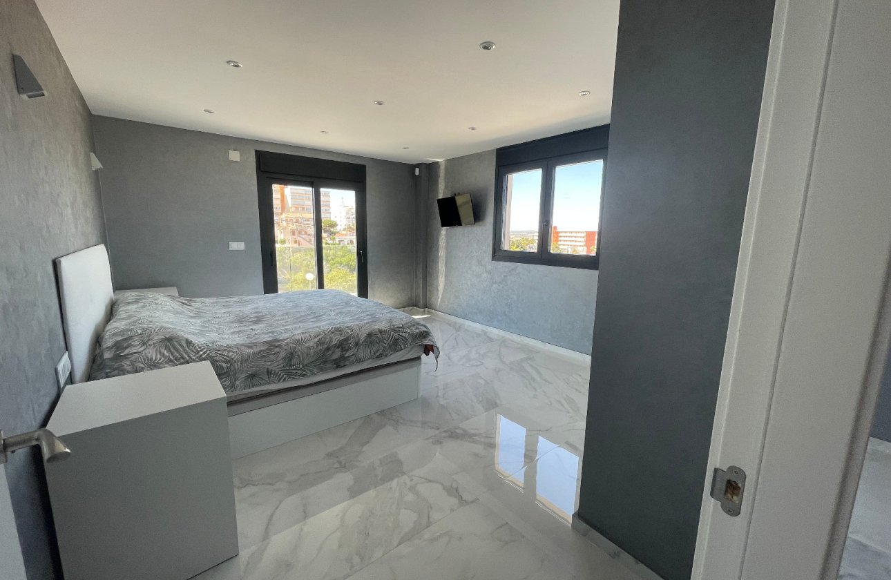 Resale - Villa -
La Mata - Costa Blanca