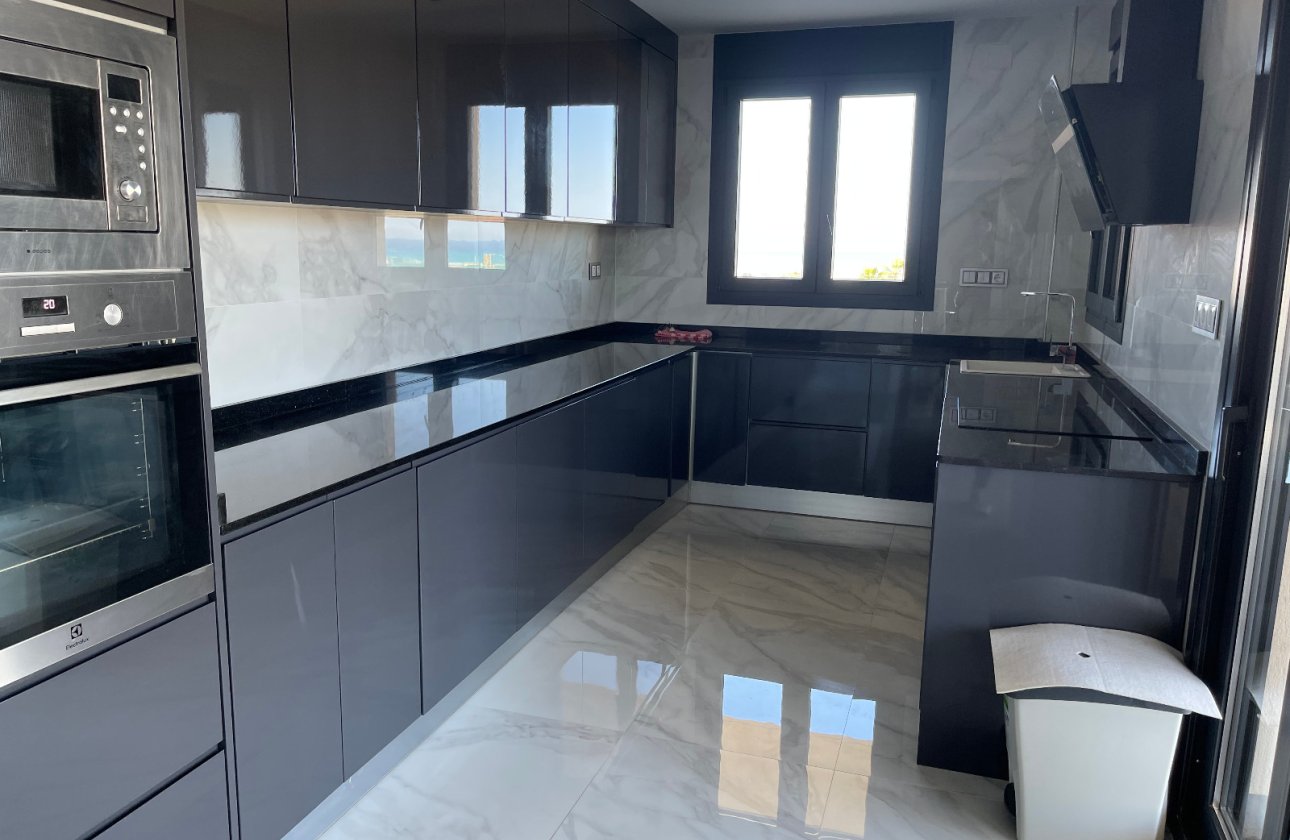 Resale - Villa -
La Mata - Costa Blanca