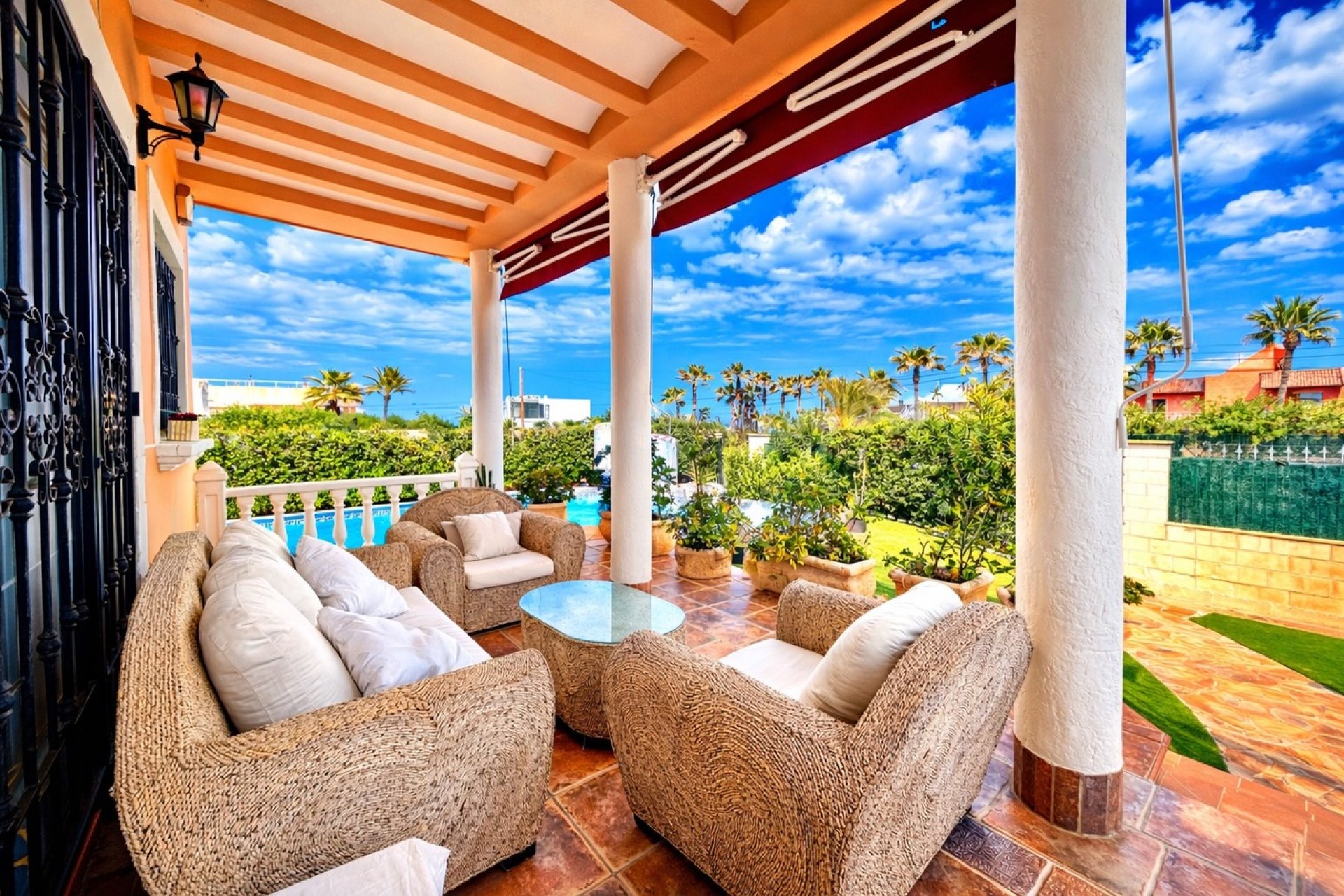 Resale - Villa -
La Mata - Costa Blanca