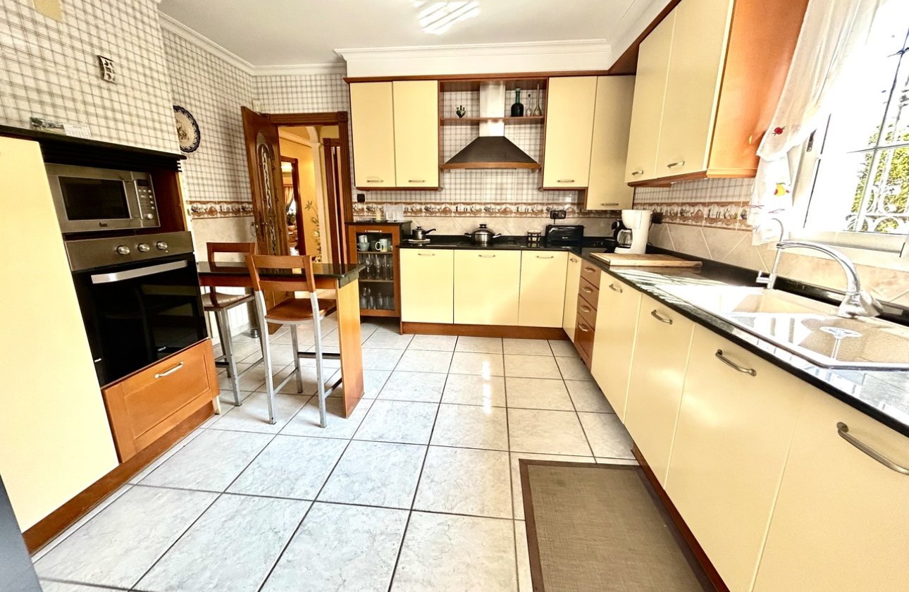 Resale - Villa -
La Mata - Costa Blanca