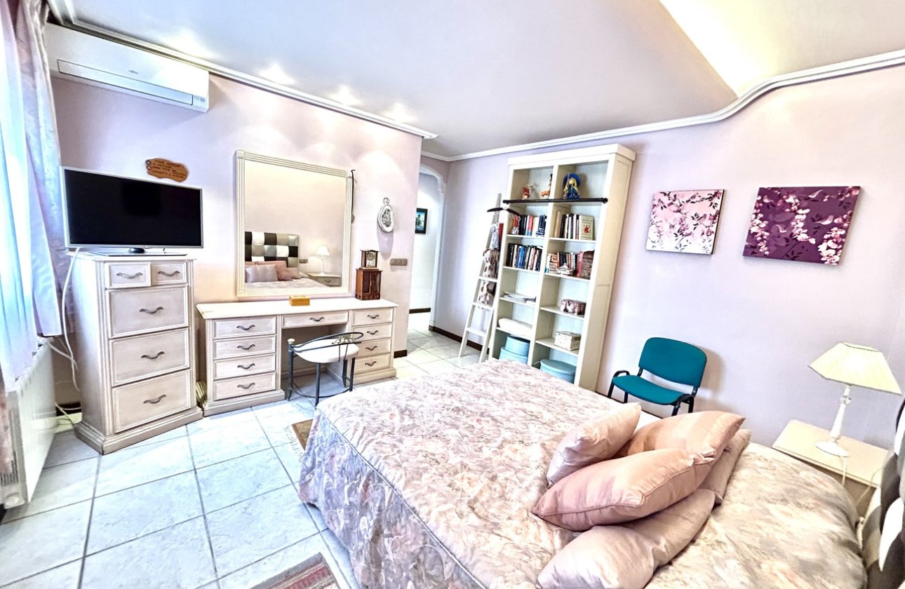 Resale - Villa -
La Mata - Costa Blanca