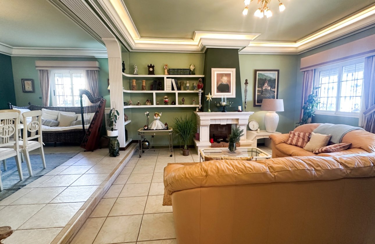 Resale - Villa -
La Mata - Costa Blanca