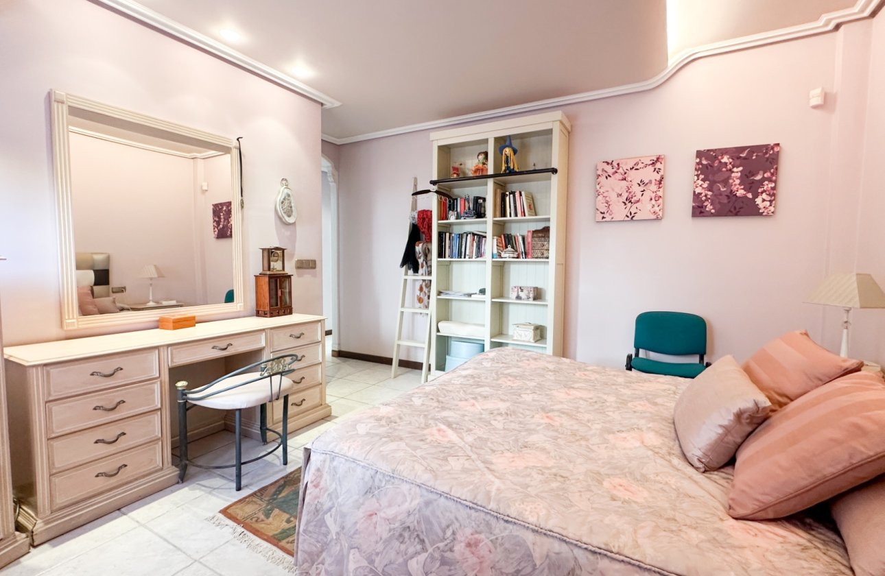 Resale - Villa -
La Mata - Costa Blanca