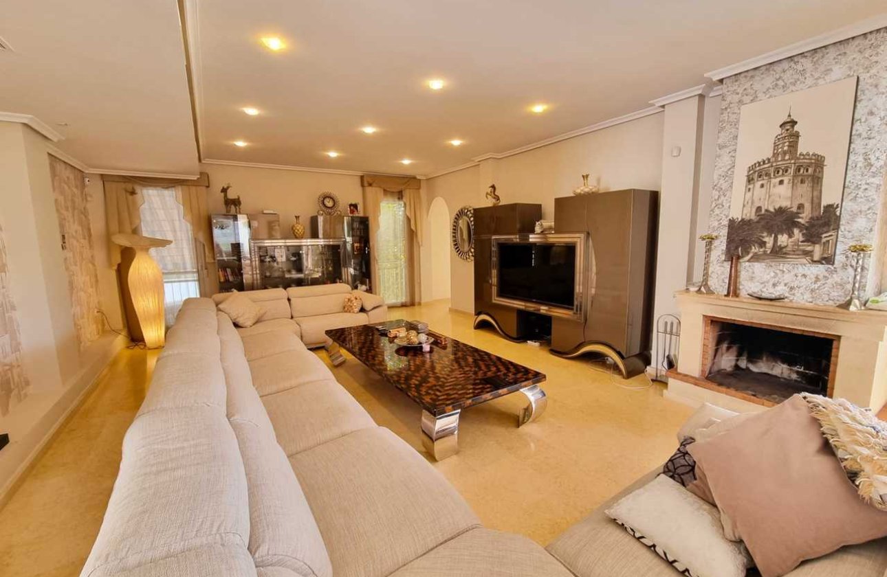 Resale - Villa -
La Mata - Costa Blanca