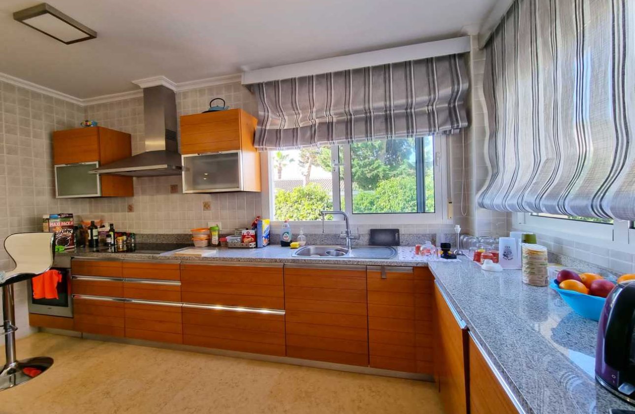 Resale - Villa -
La Mata - Costa Blanca