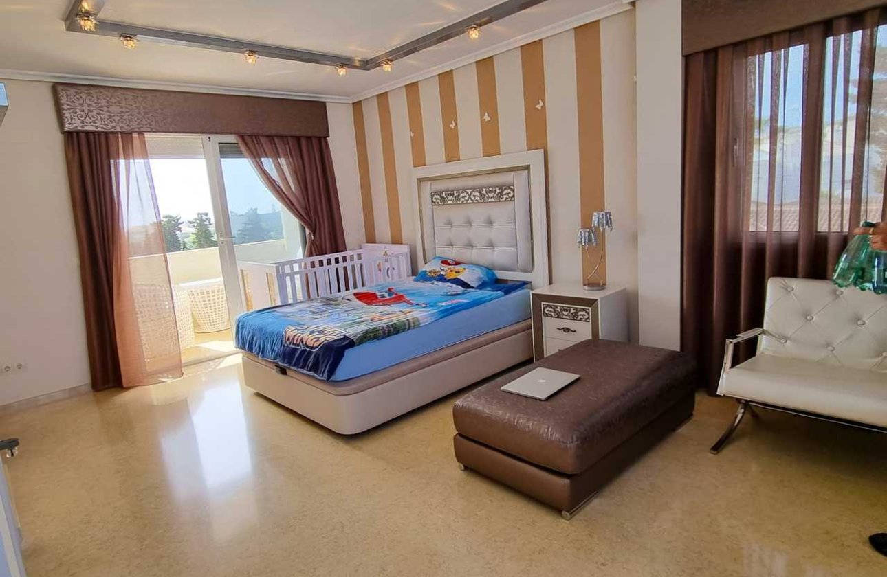 Resale - Villa -
La Mata - Costa Blanca