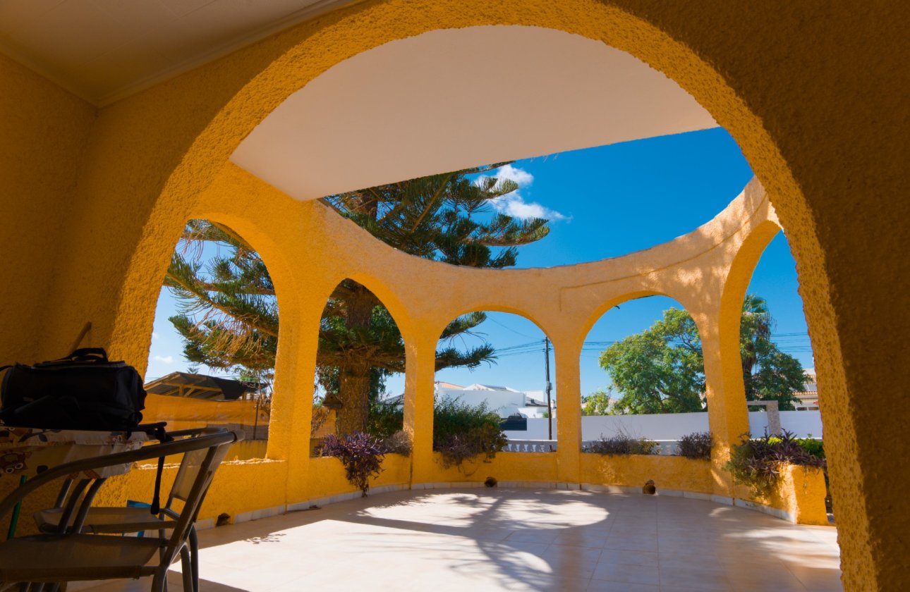 Resale - Villa -
La Siesta - Costa Blanca