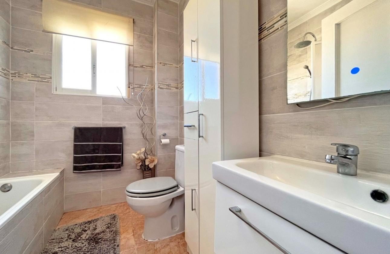 Resale - Villa -
La Zenia - Costa Blanca