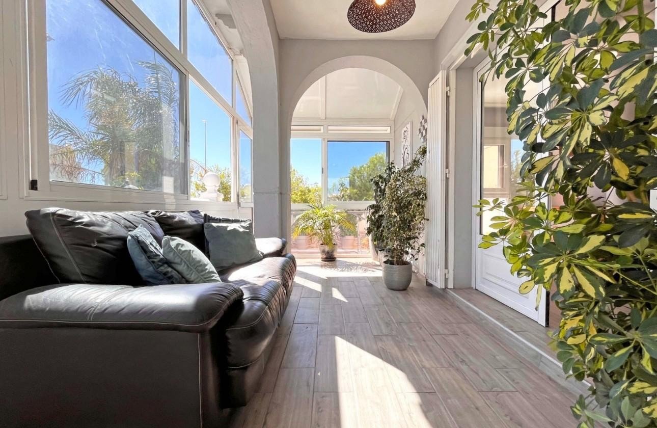 Resale - Villa -
La Zenia - Costa Blanca