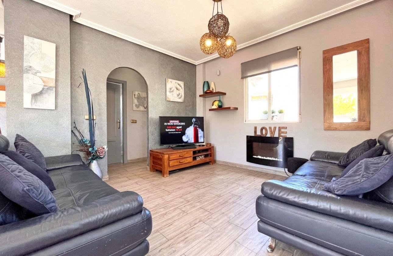 Resale - Villa -
La Zenia - Costa Blanca