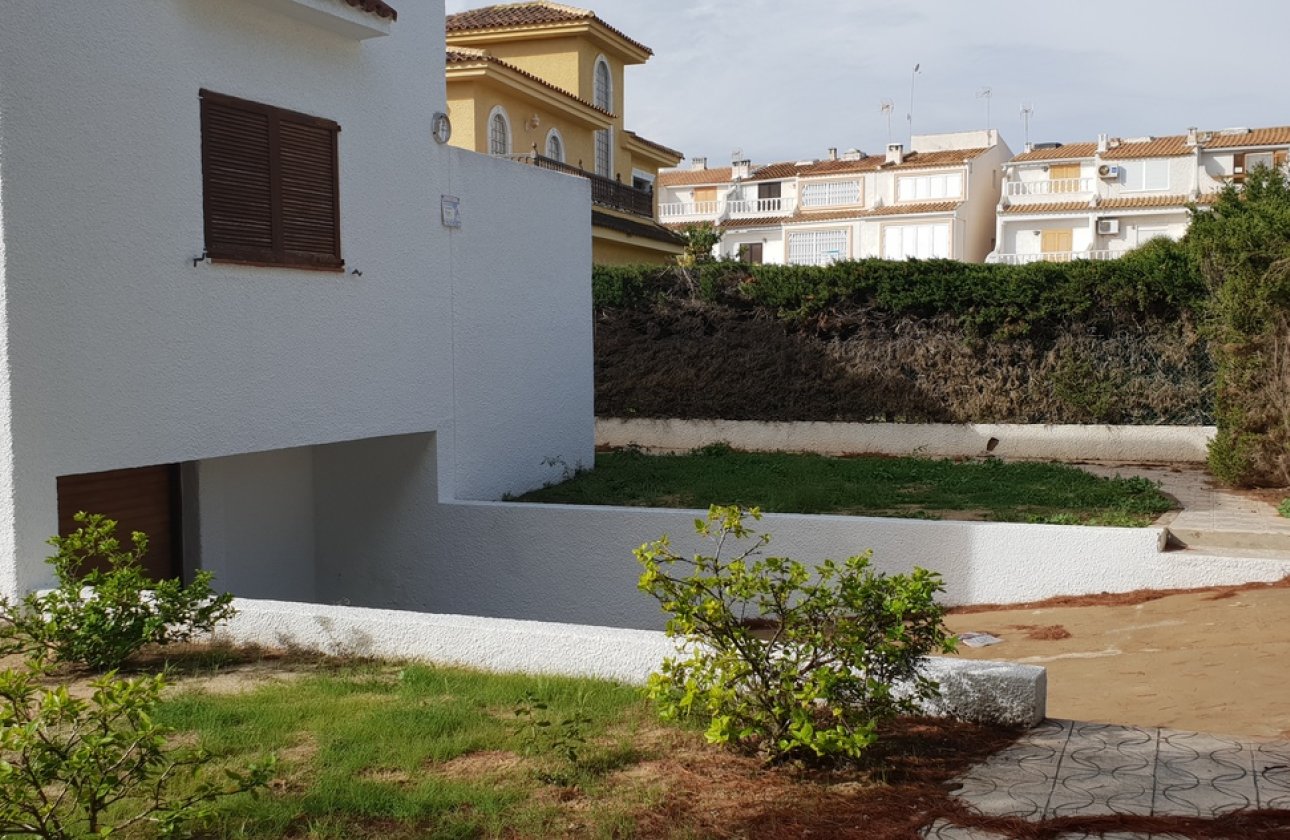 Resale - Villa -
La Zenia - Costa Blanca