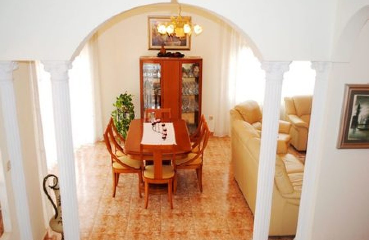 Resale - Villa -
La Zenia - Costa Blanca