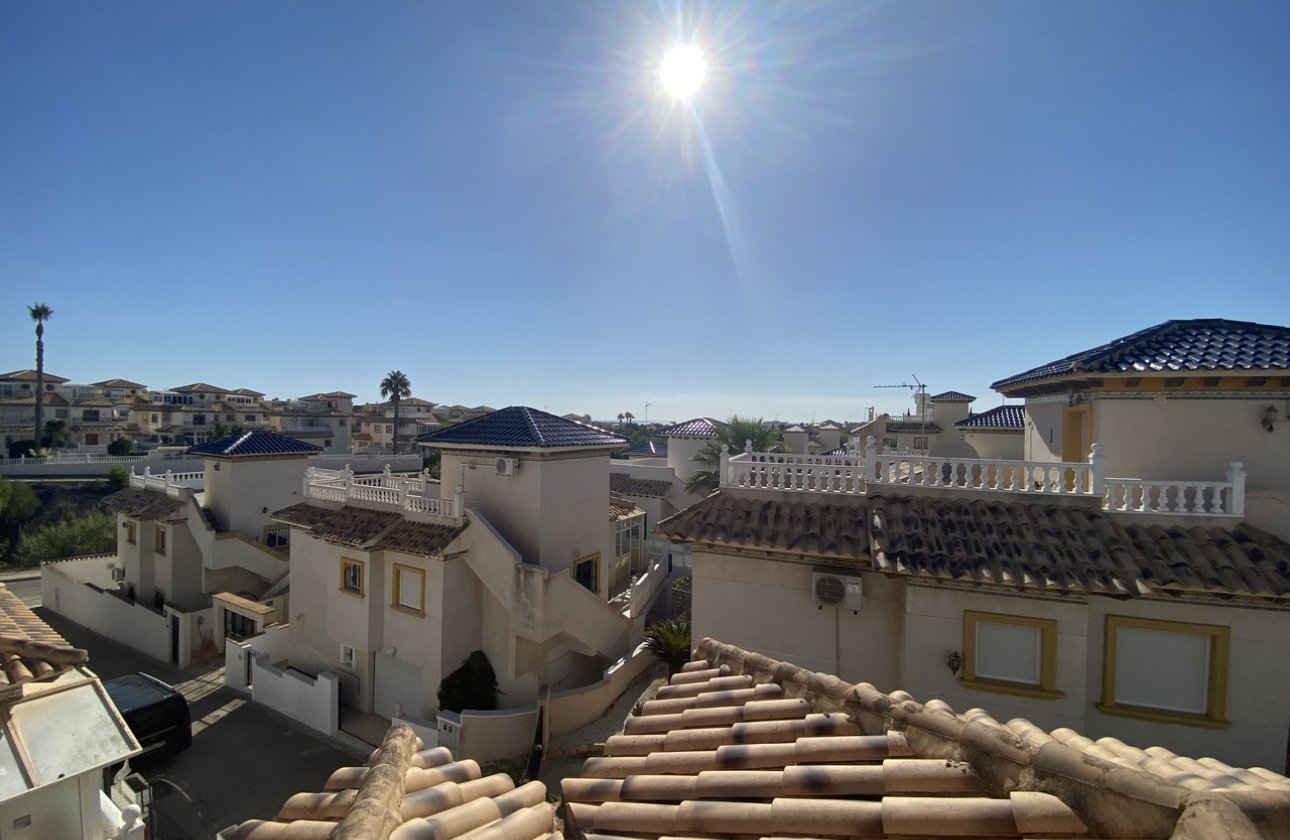 Resale - Villa -
La Zenia - Costa Blanca