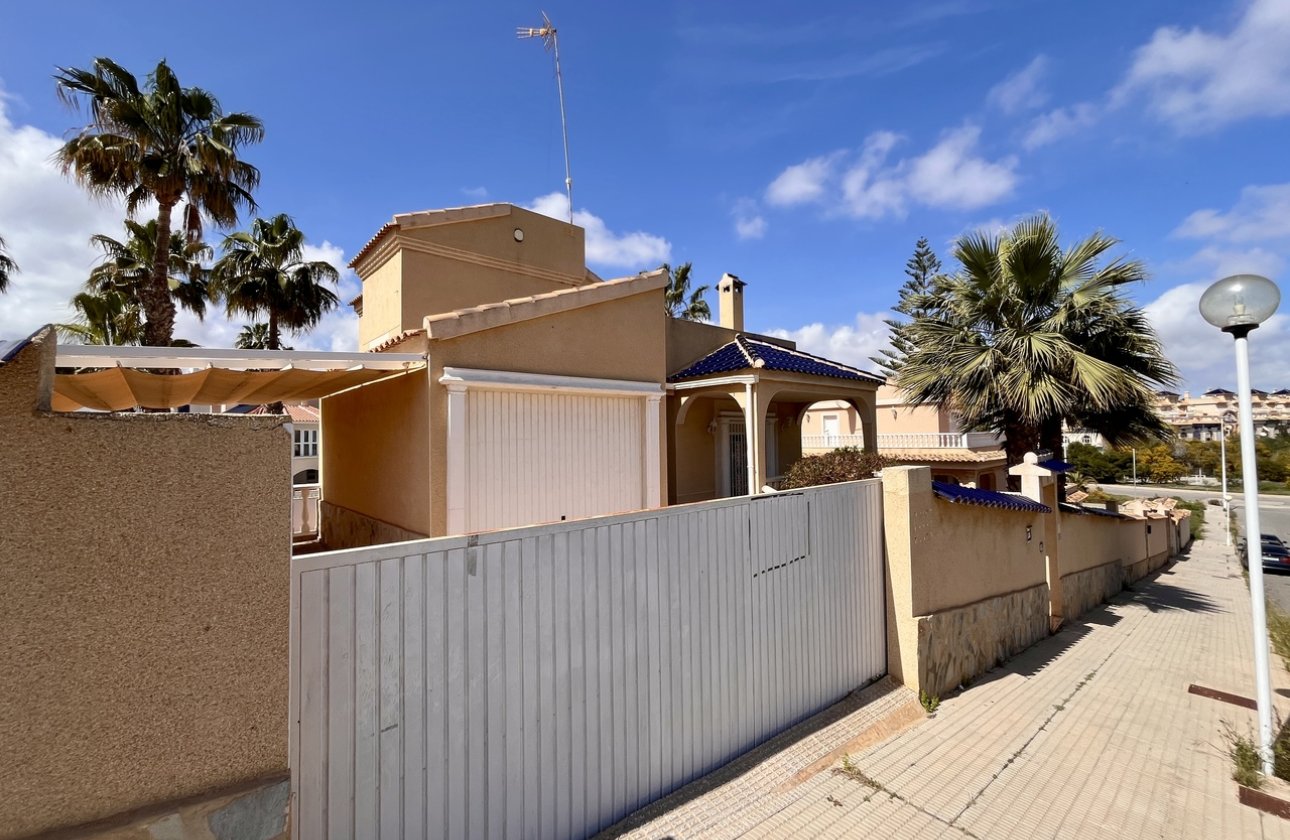 Resale - Villa -
La Zenia - Costa Blanca