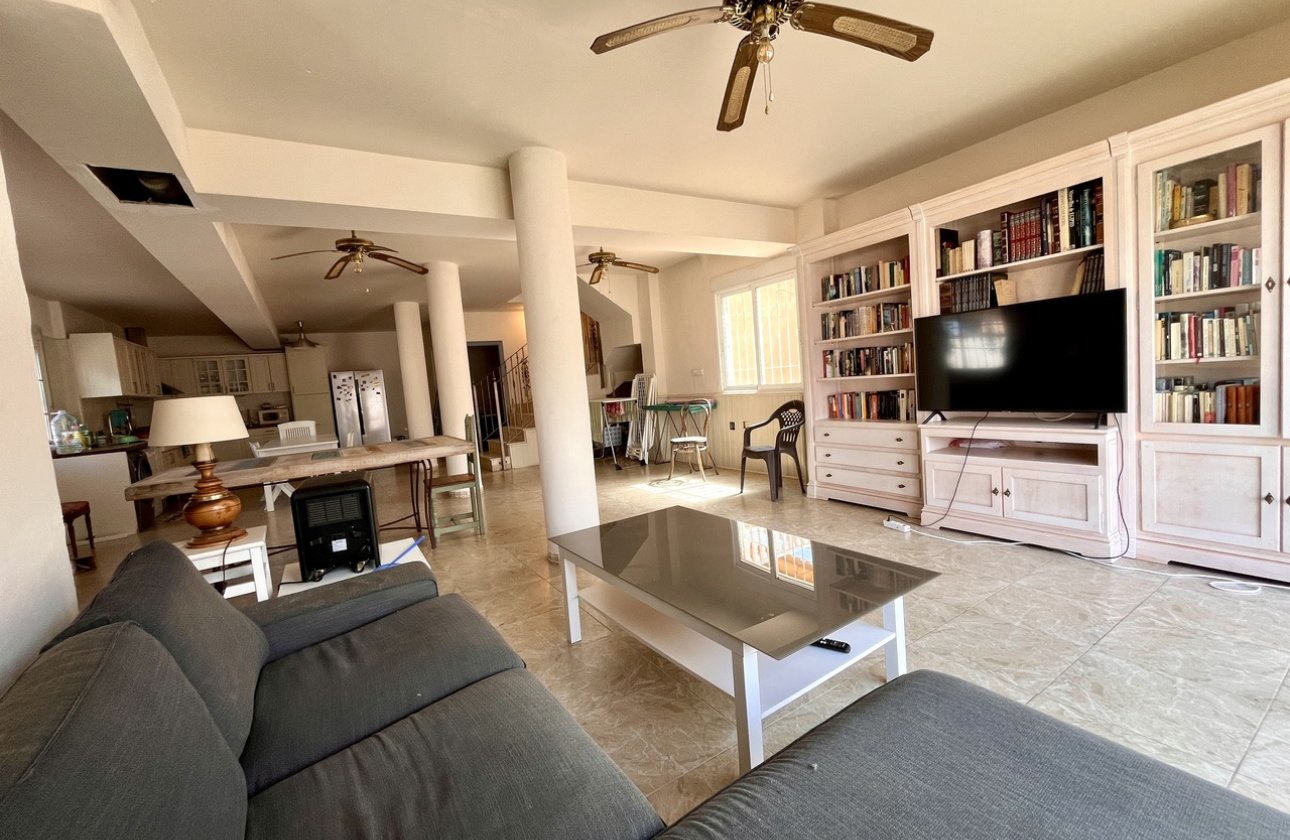 Resale - Villa -
La Zenia - Costa Blanca