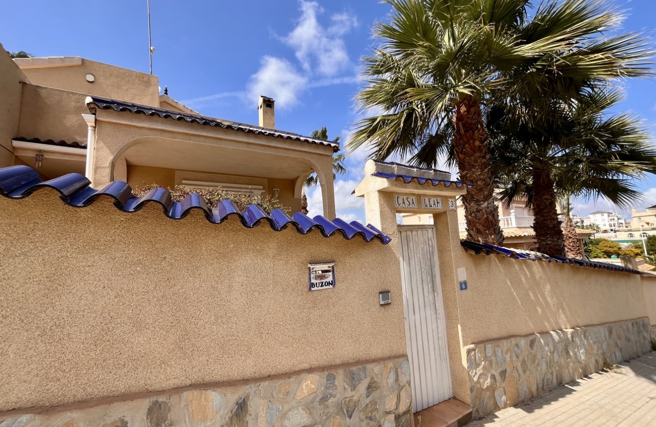 Resale - Villa -
La Zenia - Costa Blanca