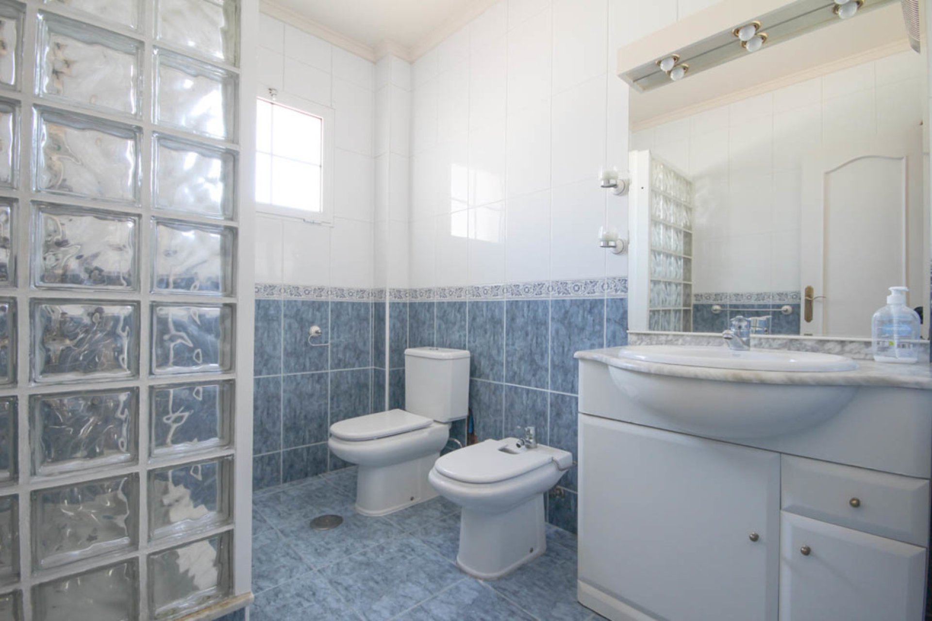 Resale - Villa -
La Zenia - Costa Blanca