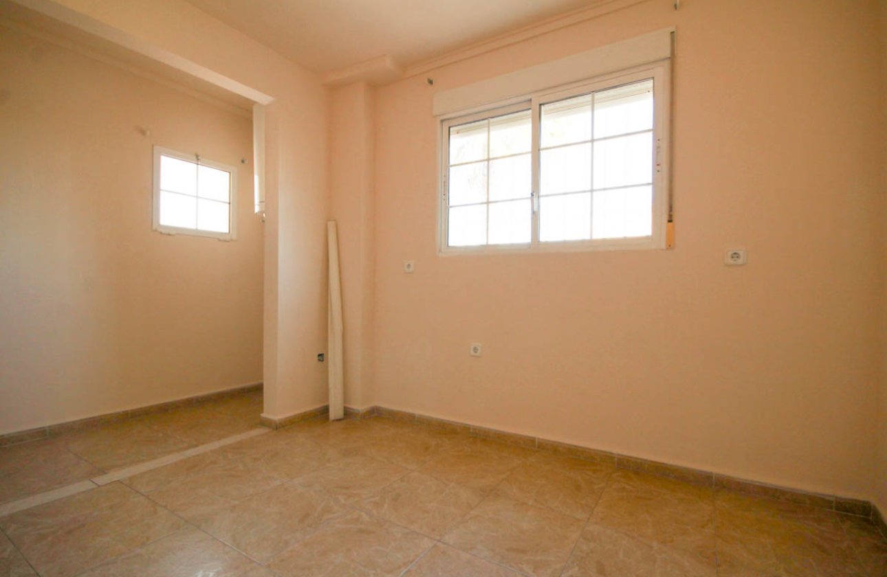 Resale - Villa -
La Zenia - Costa Blanca