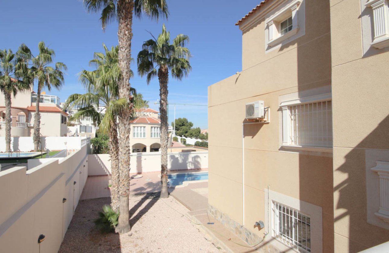 Resale - Villa -
La Zenia - Costa Blanca